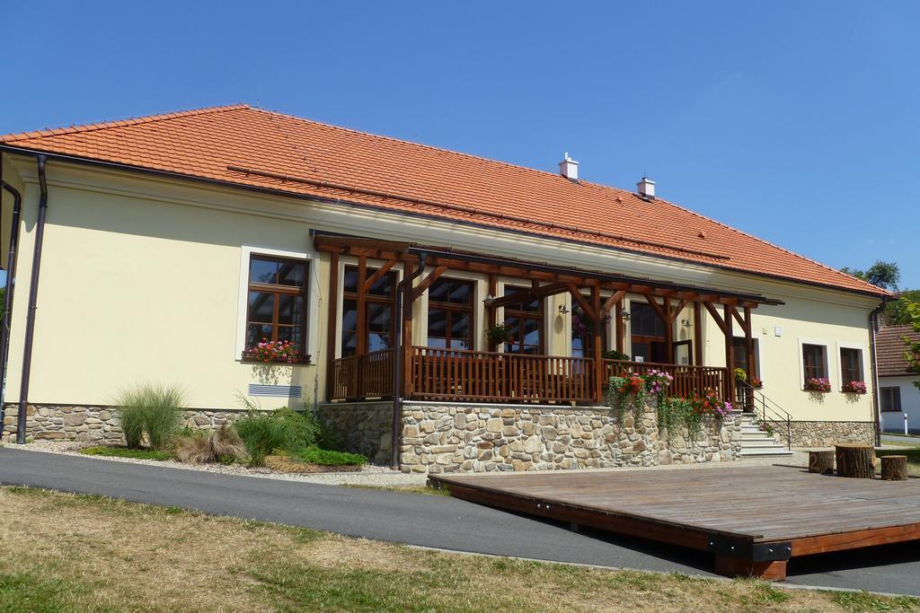 Penzion U Rudolfu Vlasenice Екстер'єр фото